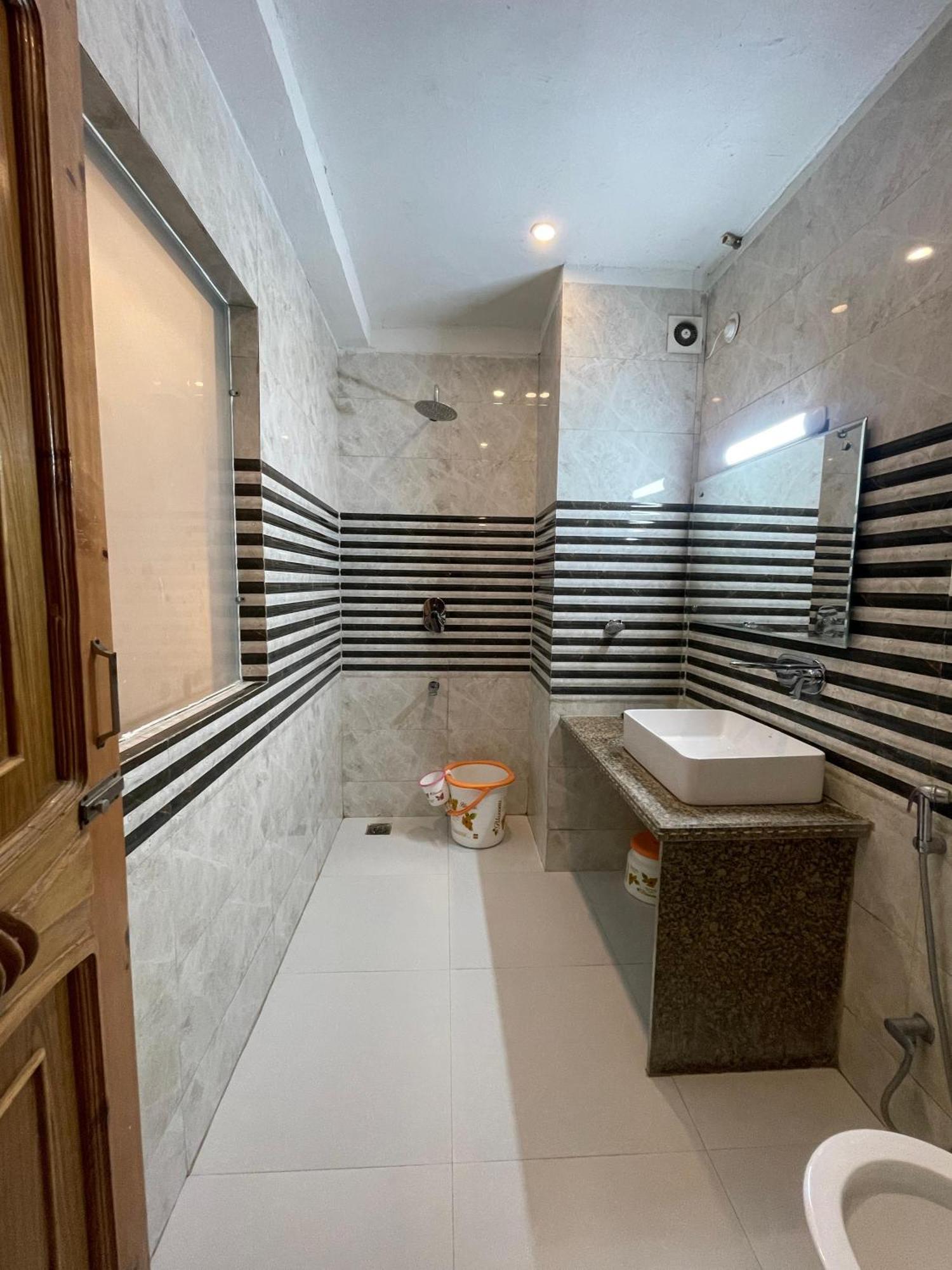 Hotel Zoon Dabb Srinagar Airport Kashmir Luaran gambar