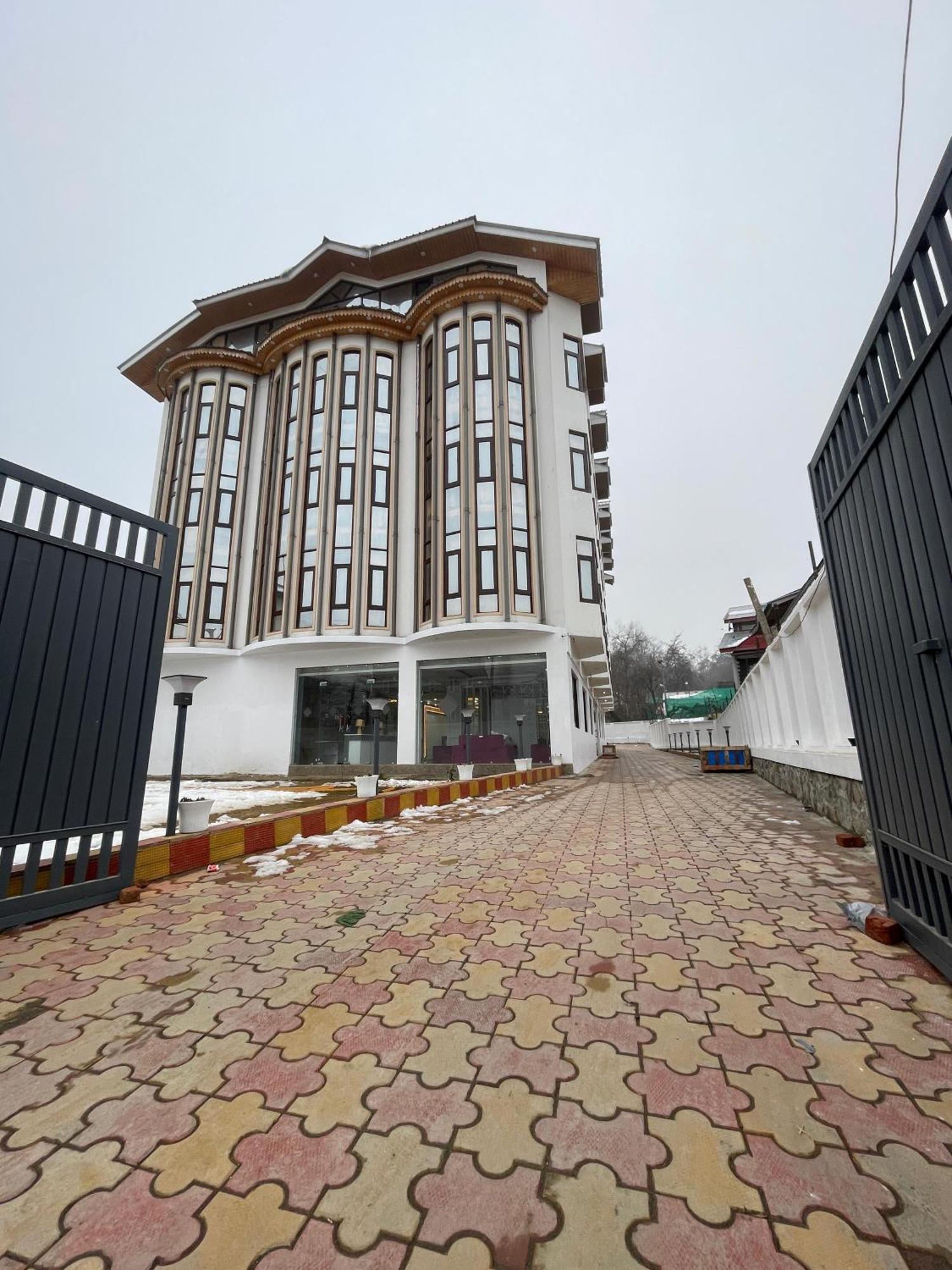 Hotel Zoon Dabb Srinagar Airport Kashmir Luaran gambar